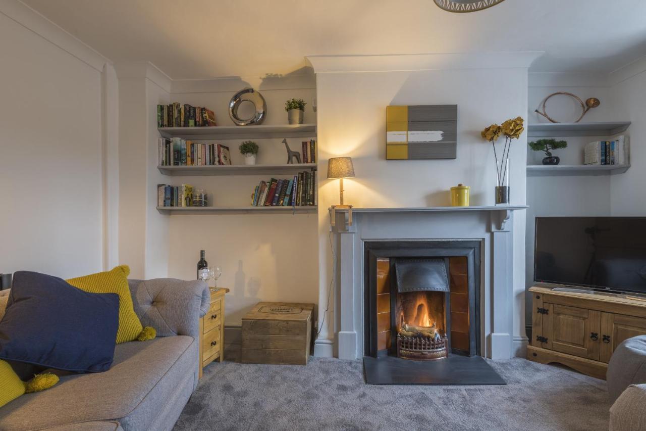 Finest Retreats - Tegannedd - Luxury Grade II Listed Cottage With Hot Tub Ffestiniog エクステリア 写真