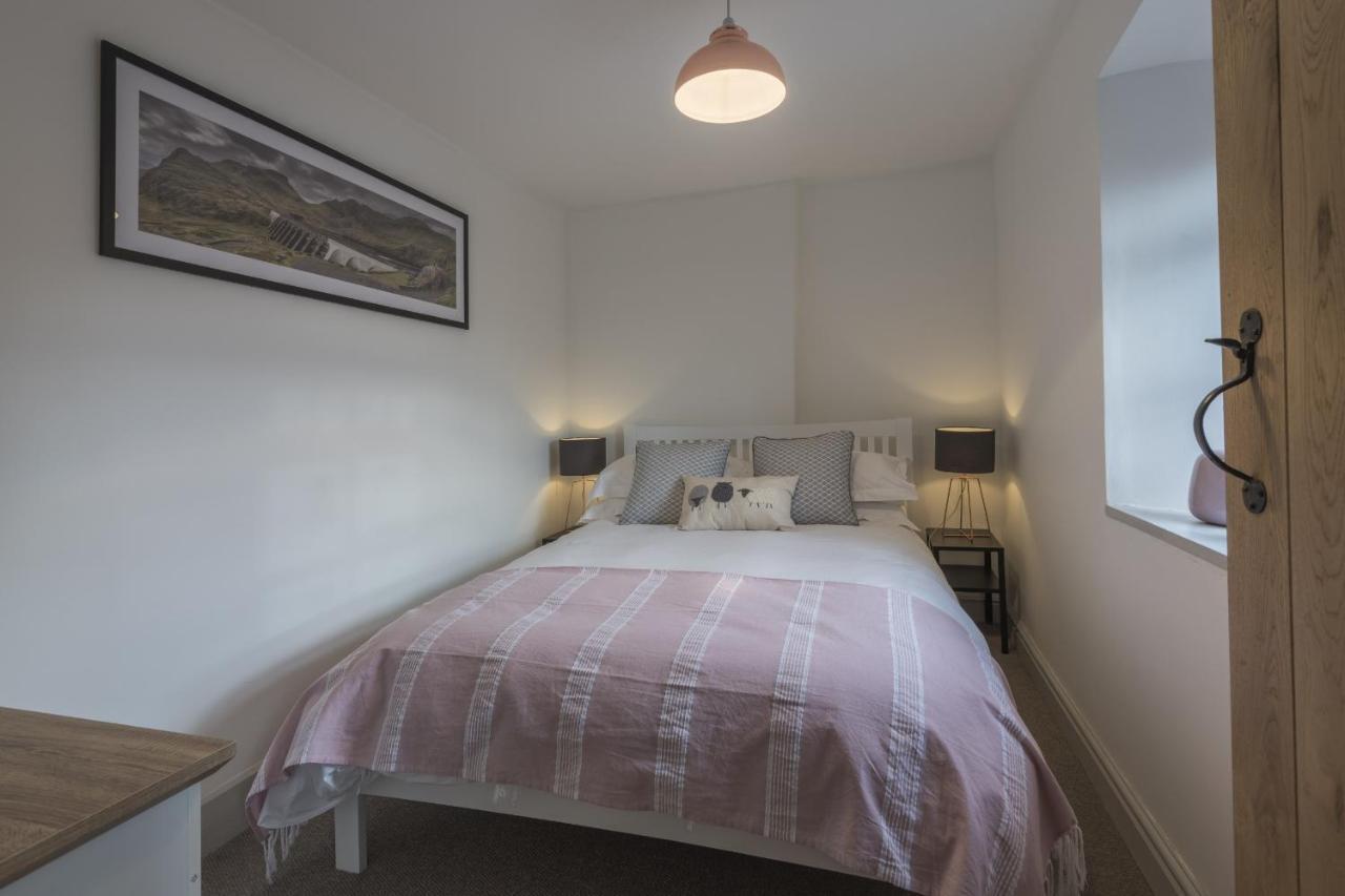 Finest Retreats - Tegannedd - Luxury Grade II Listed Cottage With Hot Tub Ffestiniog エクステリア 写真
